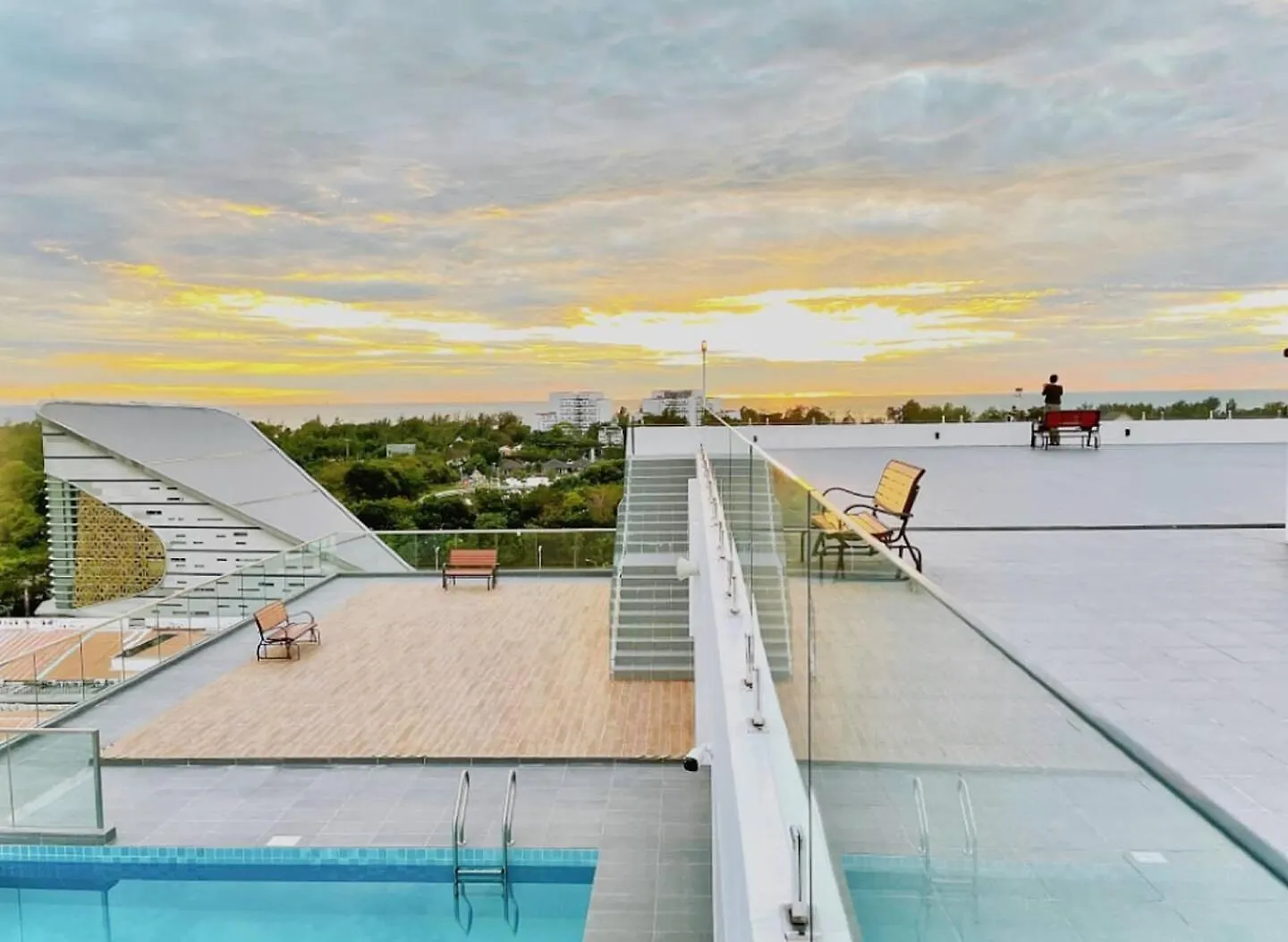 Aru Suites Kota Kinabalu 0*,