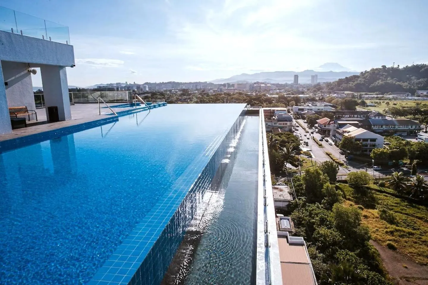 Aru Suites Kota Kinabalu